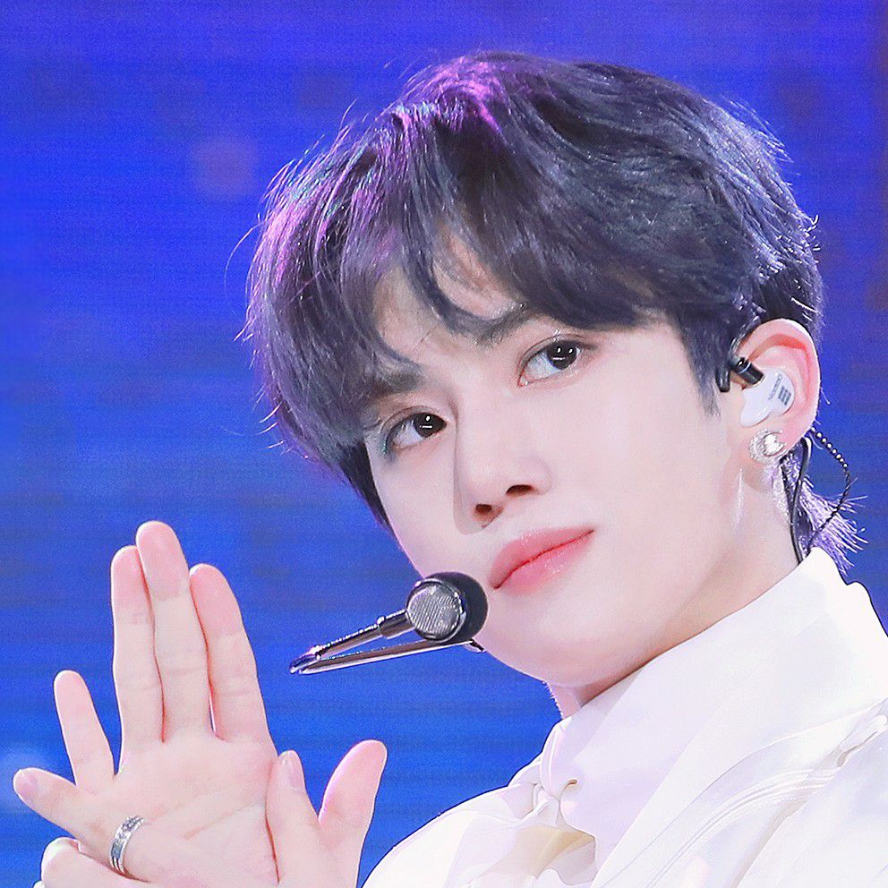 Popular profile image of Hwang Yunseong (DRIPPIN) selected by votes