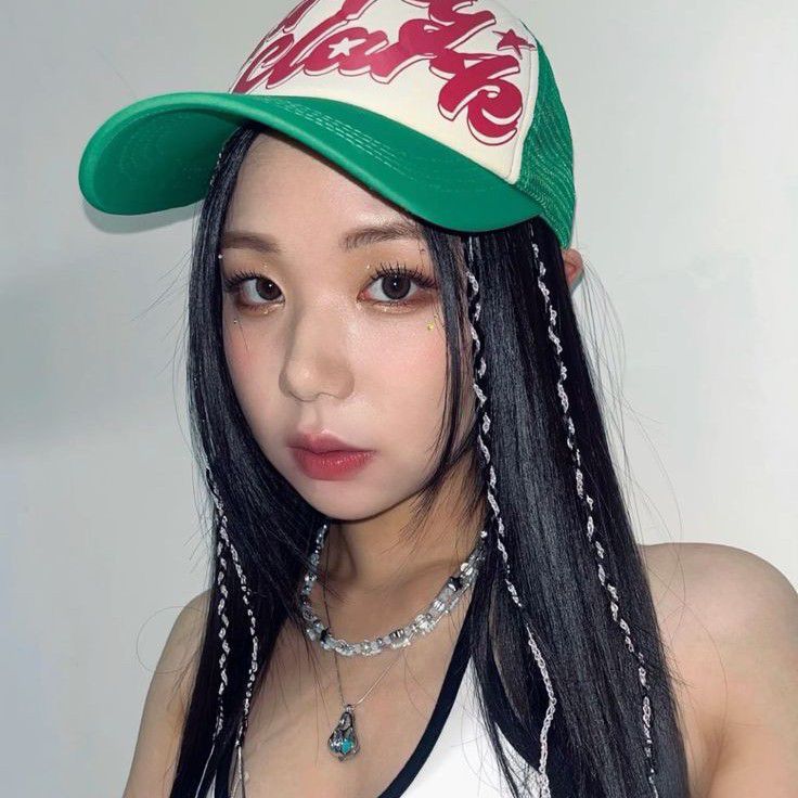 Popular profile picture of HU'E (BADVILLAIN) loved by fans