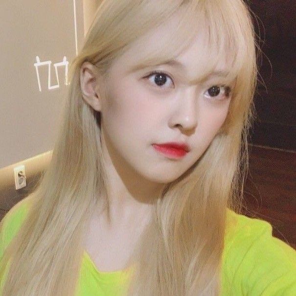 Signature photo of Yoonhye (Fanatics) capturing their charm