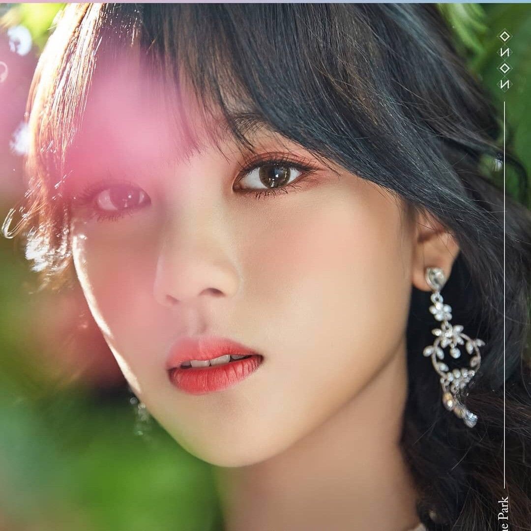 Shining profile picture of Soso (GWSN) on today's Choeaedol