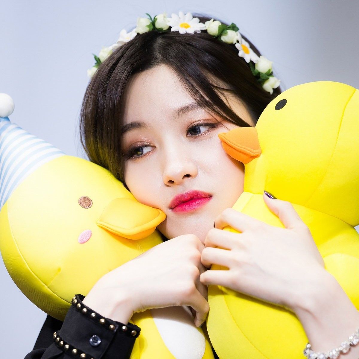 Signature photo of Oh Seunghee capturing their charm