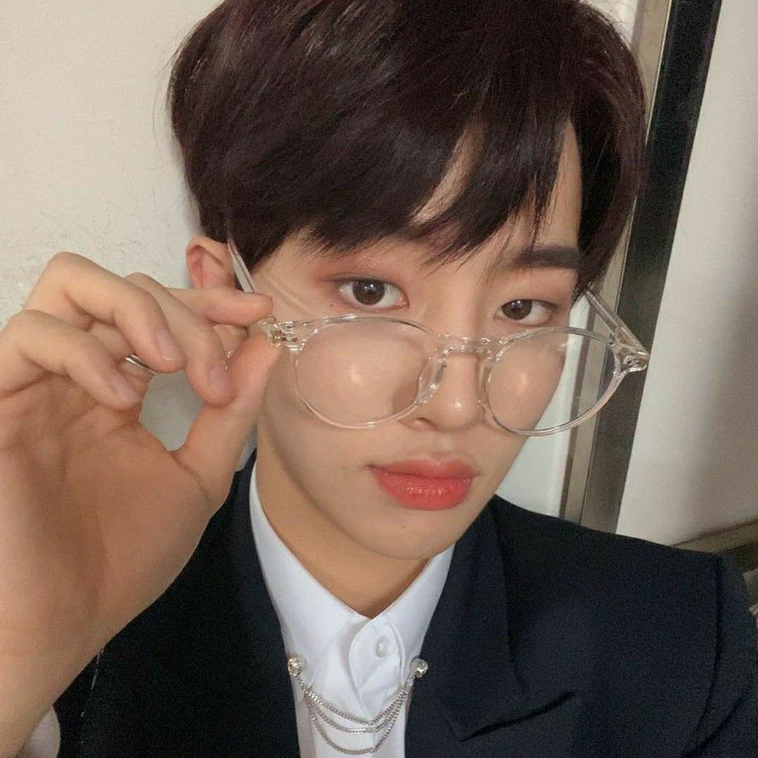 Signature photo of Lee Hyeop (DRIPPIN) capturing their charm